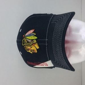 Chicago Blackhawks NHL Reebok Basic Red Adjustable Face Off Headwear Hook & Loop